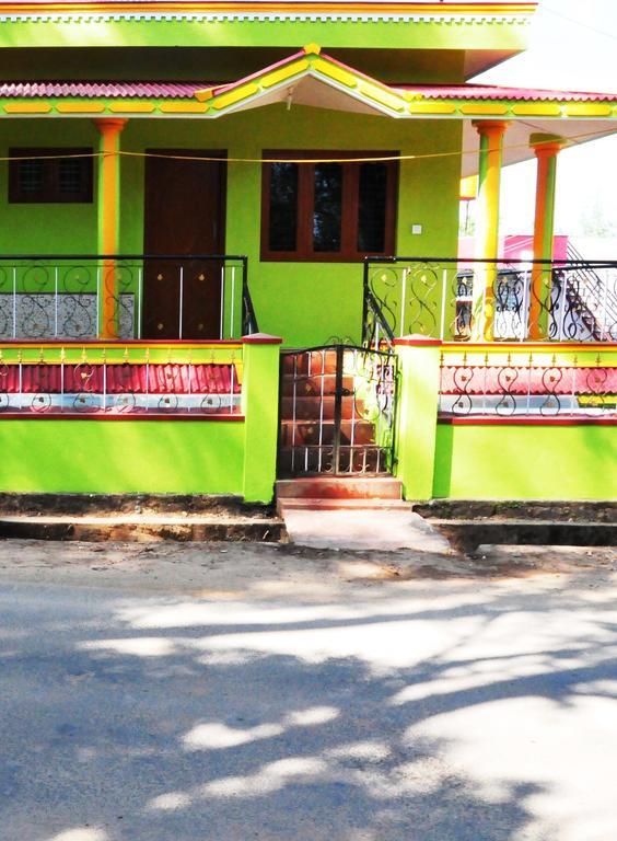 מדיקרי Akashadeepa Homestay חדר תמונה